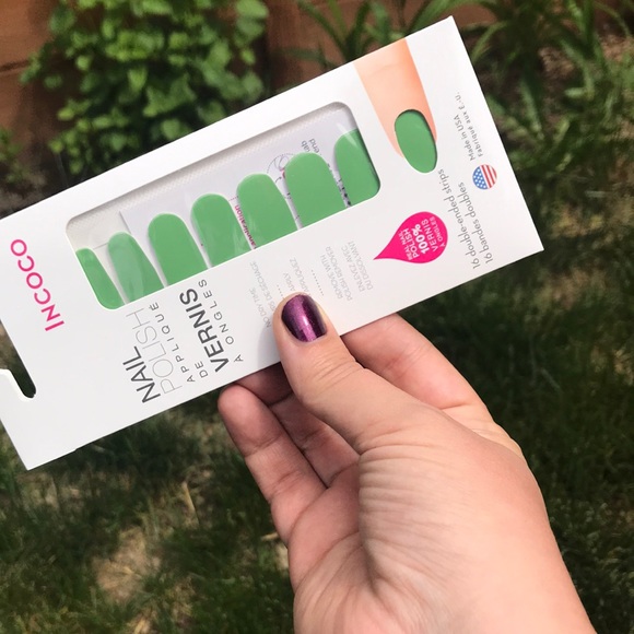 2/$20 palmetto solid green Incoco nails retired manicure - Picture 3 of 3